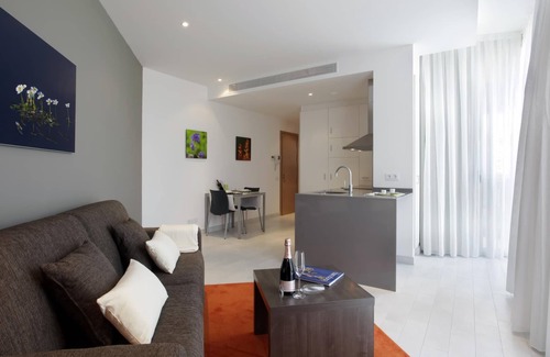 Les Corts Apartment | One bedroom apartment for 4 people with balcony