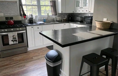 North East Apartment | One bedroom apartment located near Lake Erie Wine Trail and local fishing.