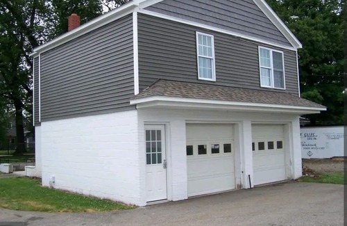 North East Apartment | One bedroom apartment located near Lake Erie Wine Trail and local fishing.