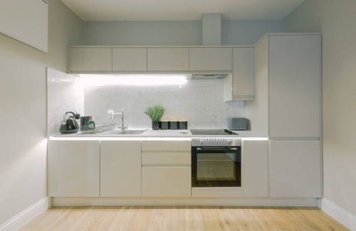 Patchway Apartment | One Bedroom Apartment Close to MOD