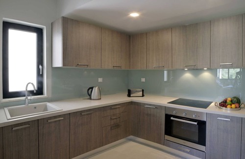 Daratsos Apartment | One Bedroom Apartment Garden View
