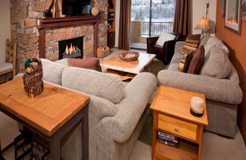 Avon Apartment | One-Bedroom Apartment