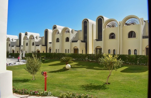 Sahl Hasheeh Condo | One bedroom "Beach Haven" in 5-stars resort with pool and private beach