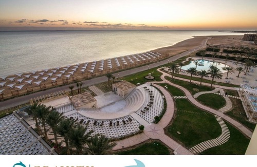 Sahl Hasheeh Condo | One bedroom "Beach Haven" in 5-stars resort with pool and private beach