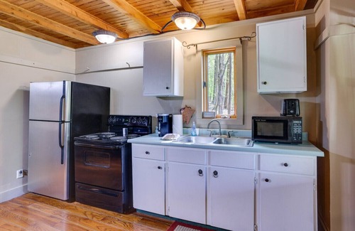 Taswell Cabin | One bedroom cabin in United States of America, Taswell