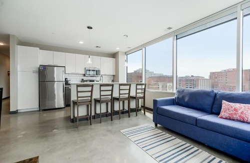 Downtown Kansas City Apartment | One Bedroom Charming Condo in the Heart of Downtown Kansas 701
