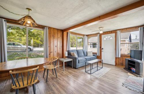 Oscoda House | One bedroom cottage on the beach