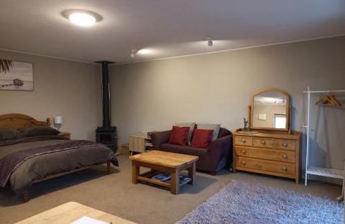 Motueka Apartment | One bedroom country cottage