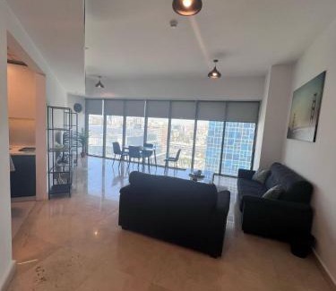 Al Abdali Apartment | One Bedroom Damac Tower 8th Floor Boulevard Abdali غرفة وصالة فاخرة - برج داماك العبدلي البوليفارد الطابق الثامن