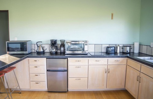 Taos House | One Bedroom Elevated Home with 360 Degree Mountain Views