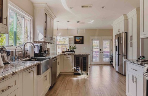 Monrovia House | One Bedroom En Suite inside the House Shared with Hosts
