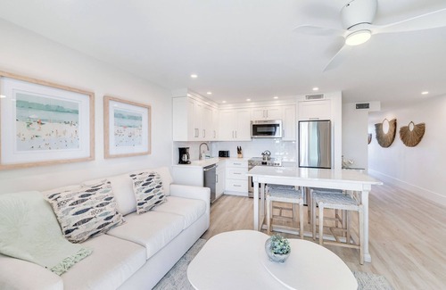 Sanibel Condo | One-bedroom ground level that steps right out to pool.