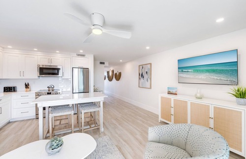 Sanibel Condo | One-bedroom ground level that steps right out to pool.