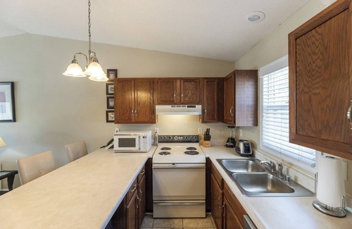 Grand Rivers Condo | One Bedroom Harbor View Condo