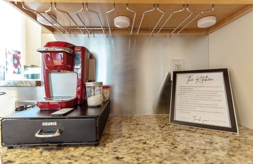 Downtown Condo | One Bedroom Hideaway w/free parking steps to Downtown