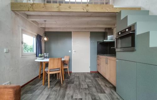 Sint-Annaland House | One-Bedroom Holiday Home In Sint-Annaland