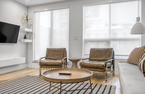 Lower Mount Royal Apartment | One bedroom on 17 ave. Stampede grounds