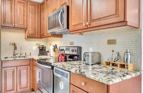 Coral Ridge Condo | One-bedroom Suite | Heated pool | Dock Access | Quiet Neighborhood | SaltAire Four | RESlDENCES