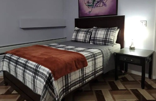 Moonachie House | One bedroom Suite. Close access To NY/MetLife.