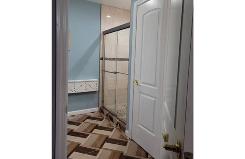 Moonachie House | One bedroom Suite. Close access To NY/MetLife.