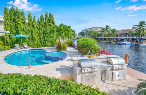 Coral Ridge Apartment | One-bedroom Suite Heated pool Dock Access Quiet Neighborhood SaltAire Four RESlDENCES