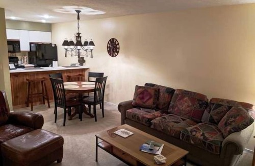 Harbor Springs Condo | One Bedroom Trout Creek Condo #15 - Next to Pond, Pickleball, Fitness Center with Indoor Pool