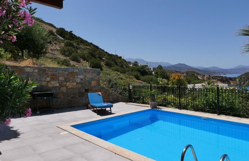 Istron Villa | One bedroom villa with private seawater pool! Just 150 meters from the sea