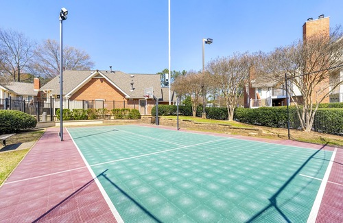 Dunwoody Apartment | One Bedroom x One Bathroom Suite in Atlanta, GA - Chamblee
