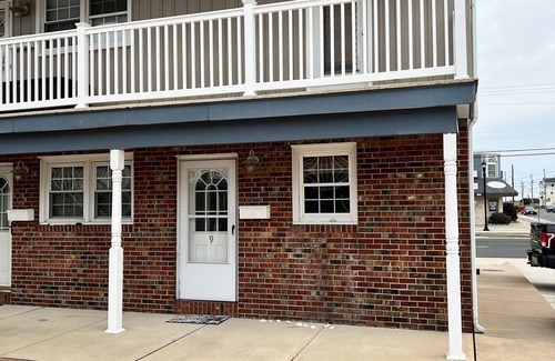 Brigantine Condo | One block from the beach! Cozy beach condo near restaurants and shopping.