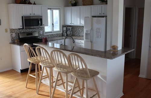 South Beach Haven House | One House to beach- beach chairs & badges too!