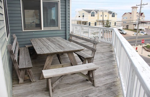South Beach Haven House | One House to beach- beach chairs & badges too!