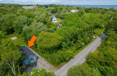 Narragansett House | One level home, beautifully renovated home one mile to beach