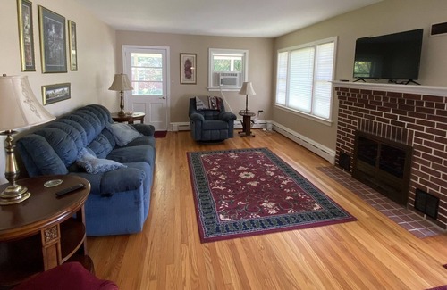 Hatfield House | One level home in quiet suburb