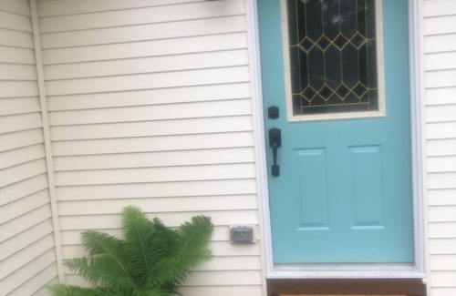 Harbor Springs House | One mile from downtown Harbor Springs, close to golfing, beaches & bike trails