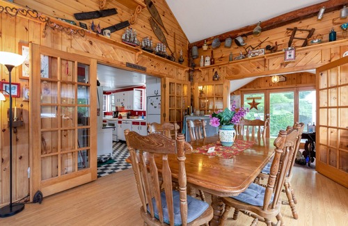 Warrensburg House | One-of-a-kind 4 Acre Adirondack Escape Short Drive to LG & GORE Mountain!n
