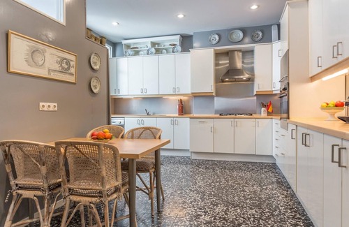 Palacio Apartment | One of a kind elegant property for 6 with views of the Royal Palace.