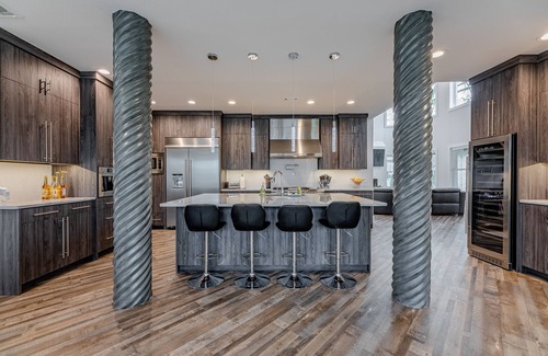 Downtown House | One of a Kind Home with Breathtaking View of Down Town! Pool open for season!