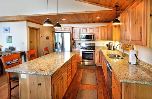 Eagle River House | One of a kind property:Best of 2 lake fronts, 2 docks:Catfish Lake and Meta Lake