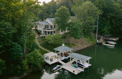 North Shore House | One of the best houses on SML! Great dock, lake toys and tons of space.