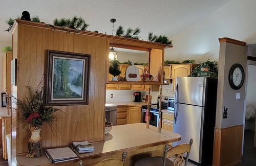 Carriage Hills House | One of VRBO's Top Rated Estes Park Vacation Homes! 4 bed, 3 bath with Hot Tub