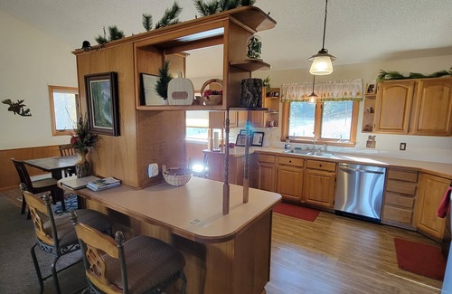 Carriage Hills House | One of VRBO's Top Rated Estes Park Vacation Homes! 4 bed, 3 bath with Hot Tub