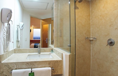 Queretaro Hotel | One Querétaro Aeropuerto Hotel