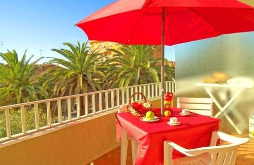 Santo Stefano al Mare Apartment | ONE-ROOM APARTMENT close to the SEA with panoramic BALCONY