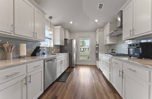 Highlands - Perkins House | One Story Home Away From Home 3BR/2Baths With Family Ready Full Kitchen