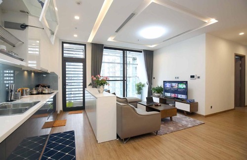 Ngoc Khanh Apartment | One, Two bedrooms Vinhomes Metropolis near Lotte building
