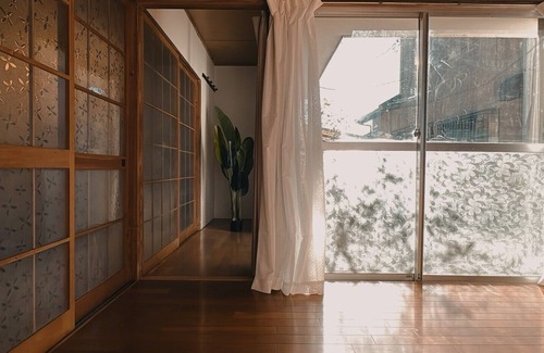 Choshi House | One-unit rental: A modern Japanese-style old minka house full of historical value. 4 minutes to the station and the sea. Pets are allowed! Popular fishing spot. Double bed & Japanese style bed, long term available.