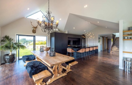 Oneroa House | Oneroa Olive Estate | Stay Waiheke