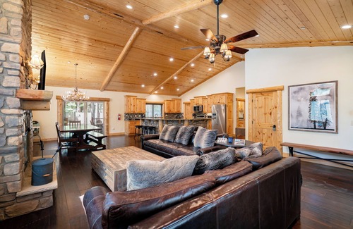 Summit Estates Cabin | Only 1 Mile To Snow Summit! | Big Bear Home | Paradise Pines by AvantStay