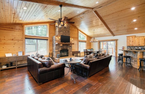 Summit Estates Cabin | Only 1 Mile To Snow Summit! | Big Bear Home | Paradise Pines by AvantStay