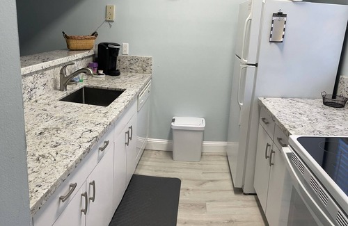 Lauderdale-by-the-Sea Condo | Only 150 yards to the beach., King Bed , Heated pool 1BR 1BATH
